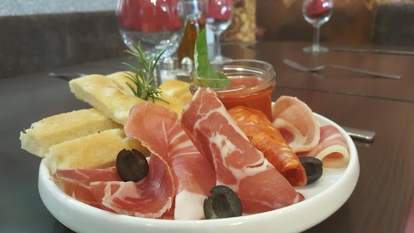 Restaurant LE PLAZA à Charleville-Mézières, France