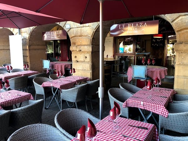 Restaurant LE PLAZA à Charleville-Mézières, France