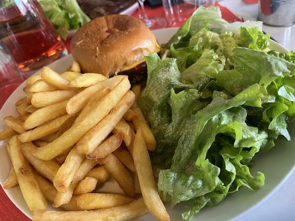 Restaurant Le Provençal à Eyguières, France