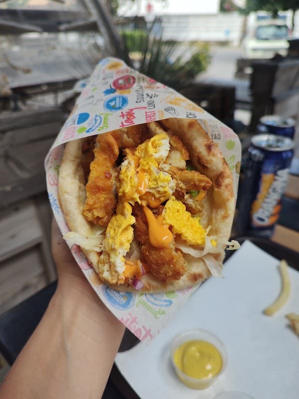 Restaurant Le Royal Cheese Naan à Le Barcarès, France