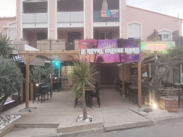 Restaurant Le Royal Cheese Naan à Le Barcarès, France