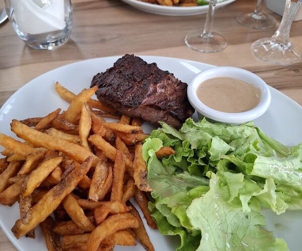 Restaurant Le Sexton Côté Mer à Ver-sur-Mer, France