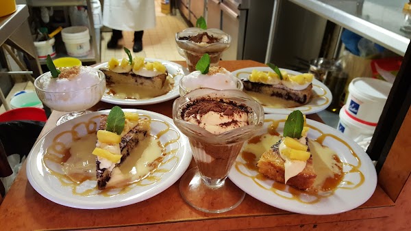 Restaurant Le Terminus de Saint-Denis chez moustache à Saint-Denis, France