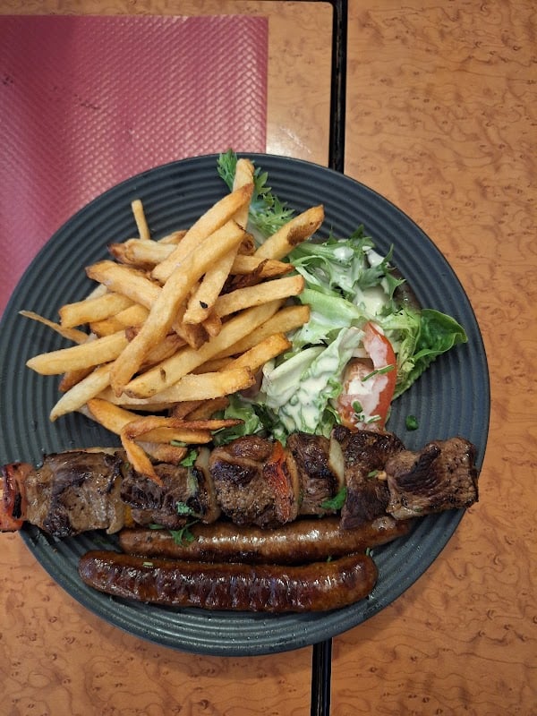 Restaurant Le Terminus de Saint-Denis chez moustache à Saint-Denis, France