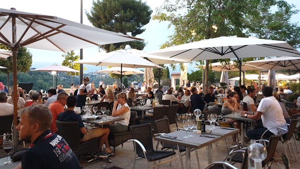 Restaurant Le Village à Cagnes-sur-Mer, France