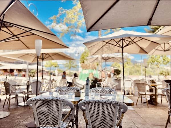 Restaurant Le Village à Cagnes-sur-Mer, France