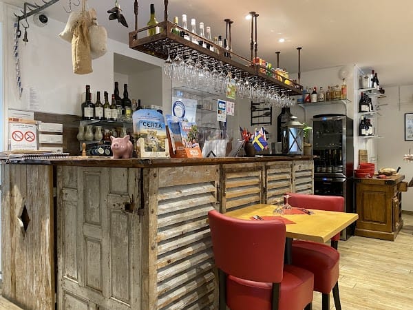 Restaurant Le Volet Qui Penche à Bayeux, France