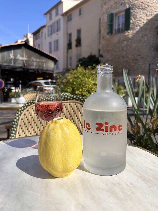 Restaurant Le Zinc à Antibes, France