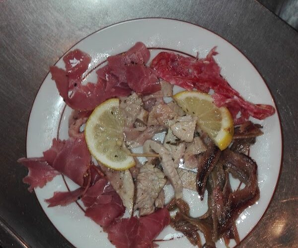 Restaurant Les 3 colonnes à Le Cannet, France