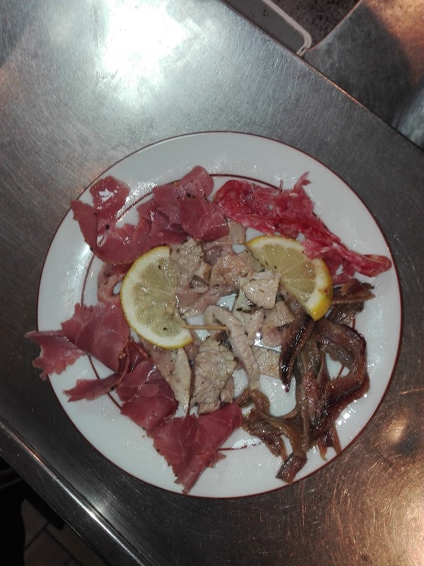 Restaurant Les 3 colonnes à Le Cannet, France