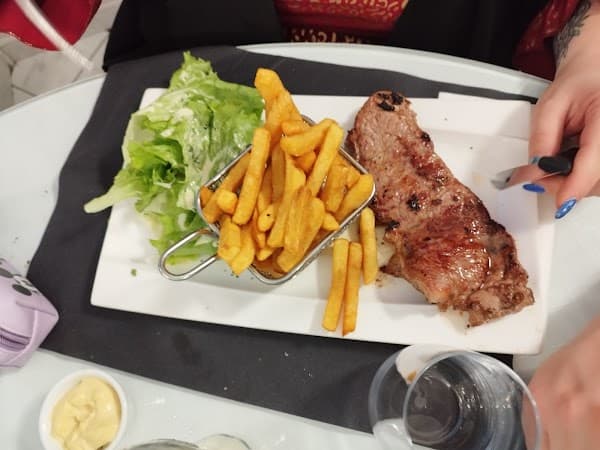 Restaurant Les Colonnes à Charleville-Mézières, France