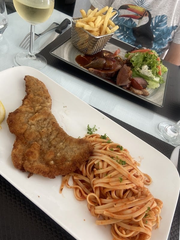 Restaurant Les Colonnes à Charleville-Mézières, France