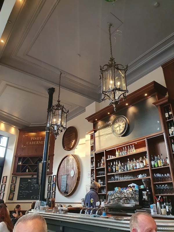 Restaurant Les Foudres à Paris, France