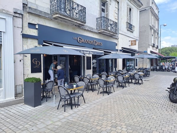 Restaurant LES GRANDS DUCS à Tours, France