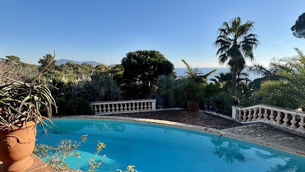 Les Pins Penchés – Restaurant gastronomique, Mariage et réception à Toulon, France