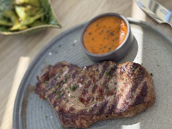 Restaurant Les Sablettes Beach Club à Menton, France