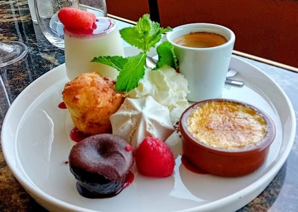 Restaurant LES TERRASSES DE LA ROTONDE à Le Pradet, France