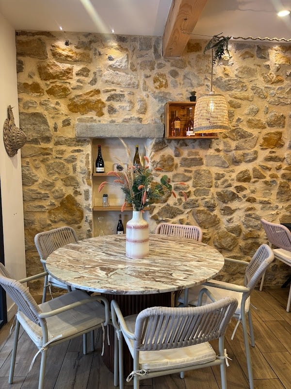 Restaurant Les Vieux Couteaux à Peynier, France