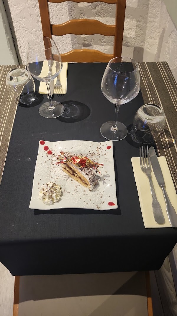 L’Escale Bleue – Restaurant de poissons frais local à Collioure, France