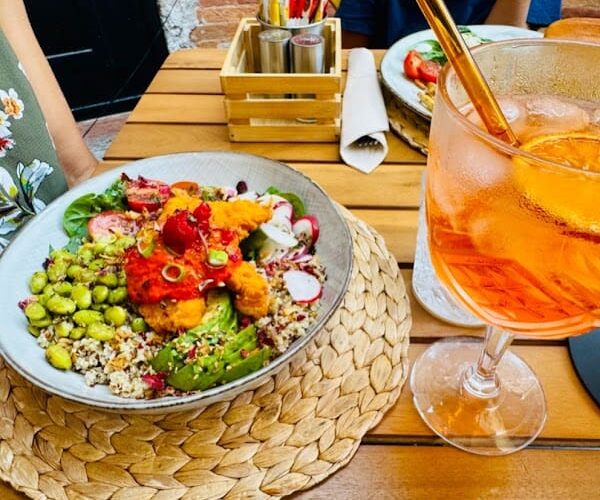 Restaurant L’Imprévu Brunch & Cocktails à Grasse, France