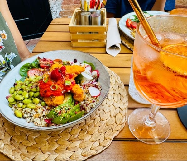 Restaurant L’Imprévu Brunch & Cocktails à Grasse, France