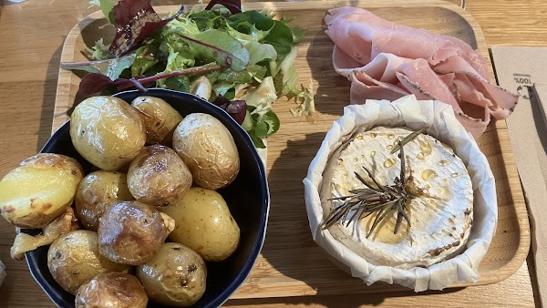Restaurant L’inéLucTable à Luc-sur-Mer, France