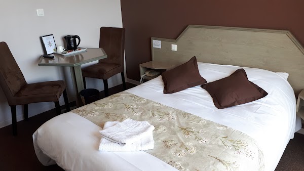 Restaurant Logis Hôtel la Rose des Vents à Volvic, France