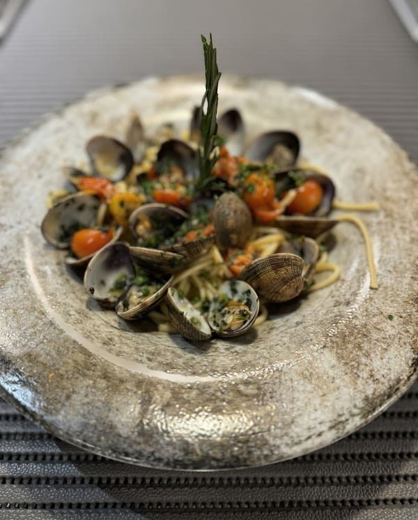 Restaurant L’Oursin à Antibes, France