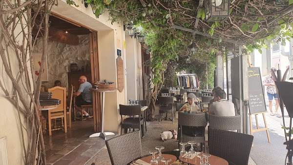 Restaurant L’oustau camarguais à Aigues-Mortes, France