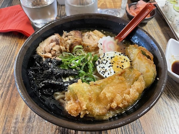 Restaurant L’Uchiwa artisan sushi à Six-Fours-les-Plages, France