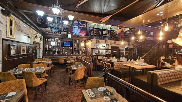 Restaurant L’Usine à Melun, France