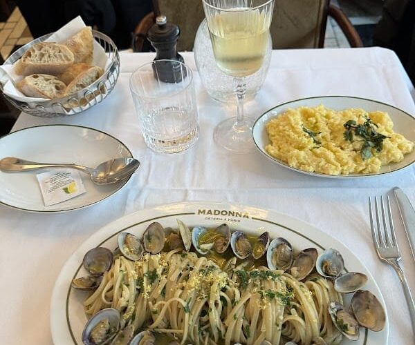 Restaurant Madonna à Paris, France