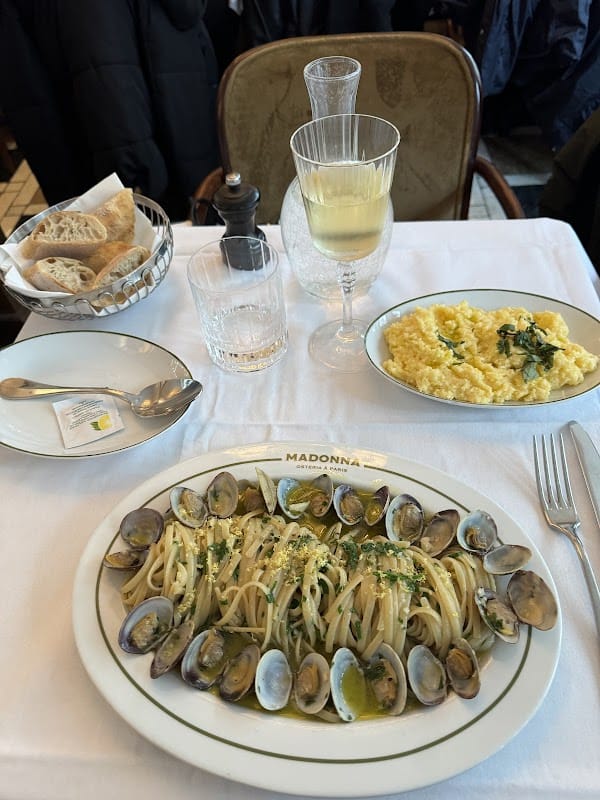 Restaurant Madonna à Paris, France