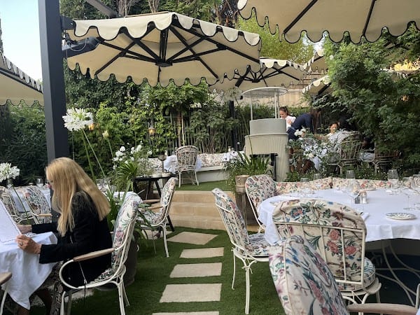 Restaurant Maison Revka Saint-Tropez à Saint-Tropez, France