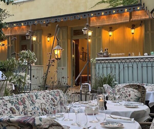 Restaurant Maison Revka Saint-Tropez à Saint-Tropez, France