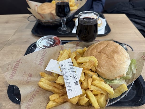 Maurice – Restaurant à Burgers & Boucherie-charcuterie libre-service à Augny, France