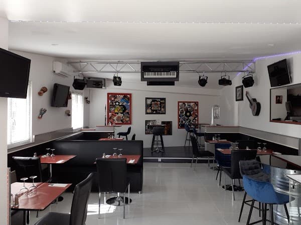 Restaurant Medley café à Eyguières, France