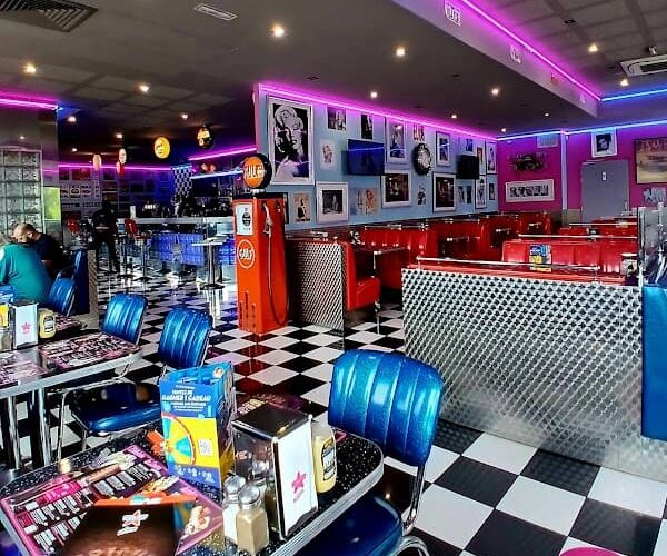 Memphis – Restaurant Diner à Semécourt, France
