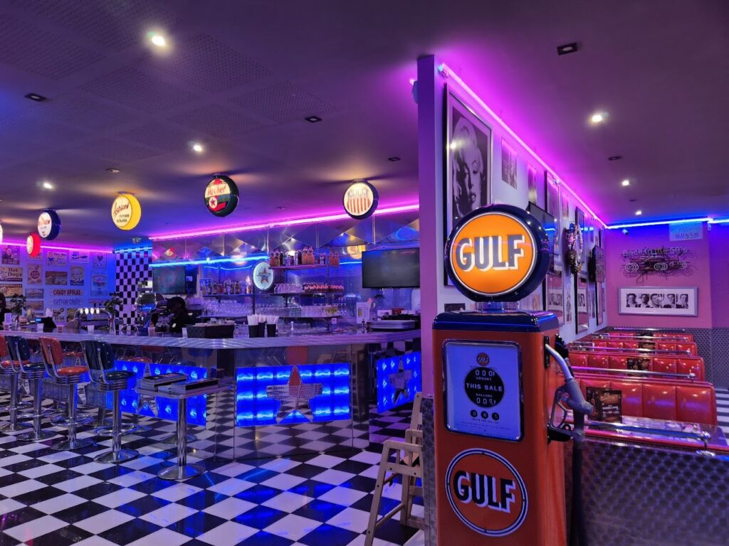 Memphis – Restaurant Diner à Semécourt, France