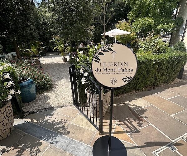 Restaurant Menu Palais à Serris, France