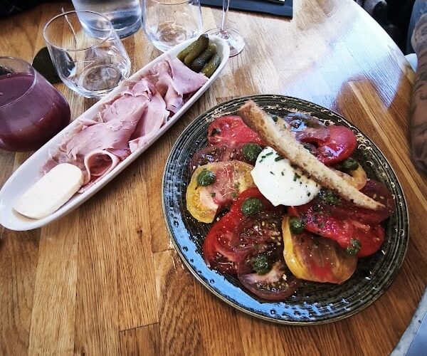 Restaurant Midi Minuit à Angoulême, France