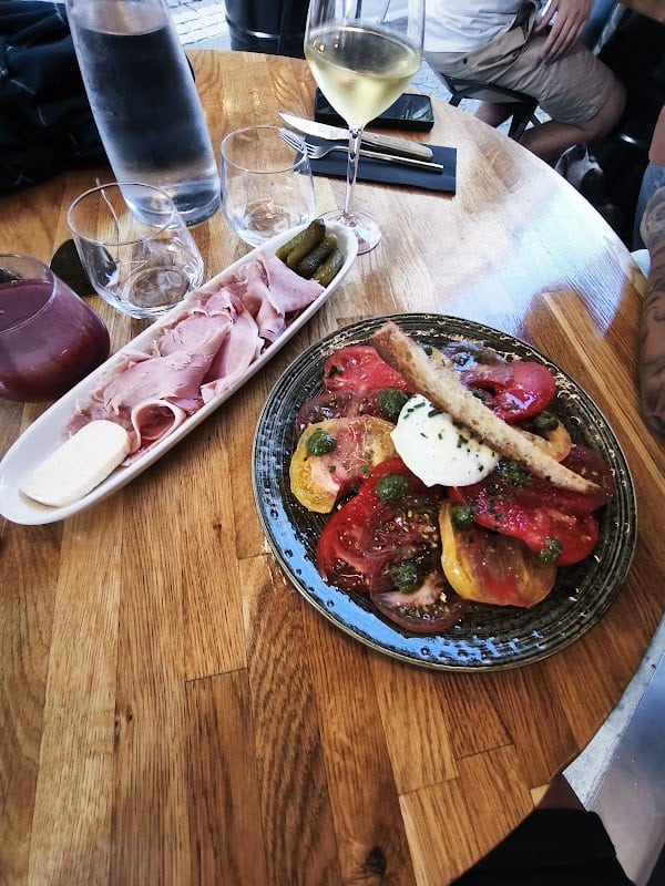 Restaurant Midi Minuit à Angoulême, France
