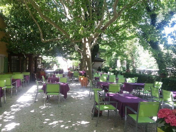 Restaurant Moulin de la Sambuc à Saint-Zacharie, France