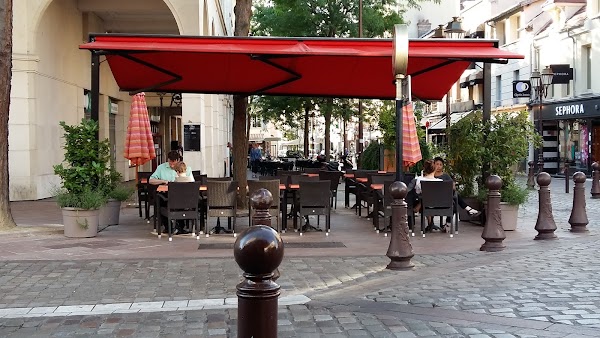 Restaurant Mouton Blanc à Poissy, France