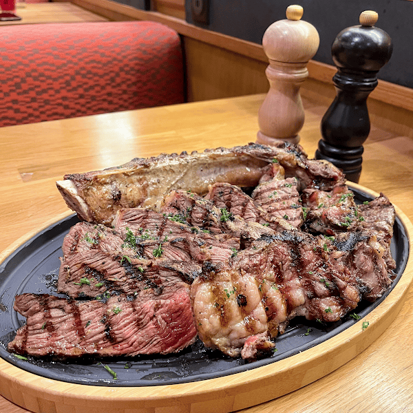 Restaurant Mouton Blanc à Poissy, France