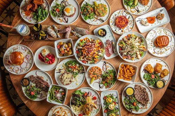 Pépé & Mémé Restaurant à Noisy-le-Grand, France