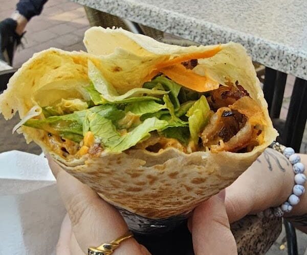 Restaurant Pita Izmir à Marche-en-Famenne, Belgique