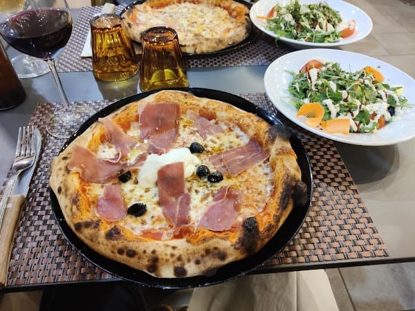 Restaurant Pizzeria Casa Nonna à Poissy, France