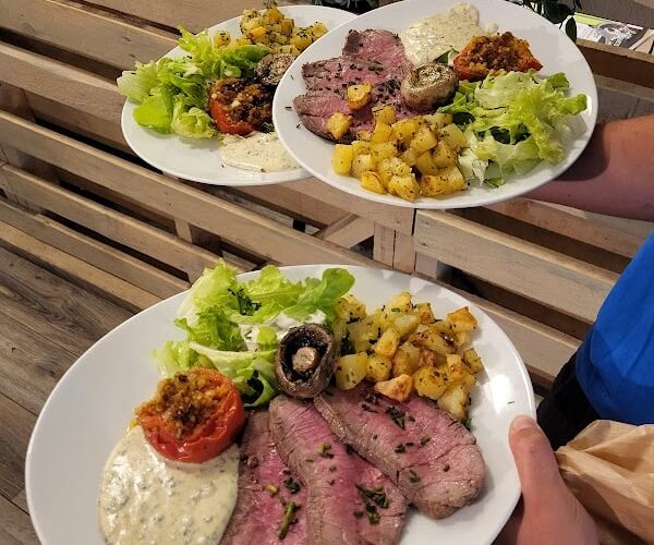 Restaurant Pizzéria La Pinède à Les Arcs, France