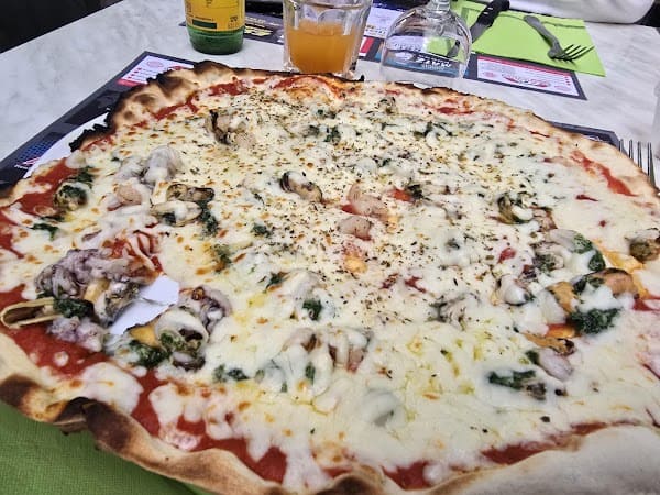 Restaurant Pizzéria La Pinède à Les Arcs, France